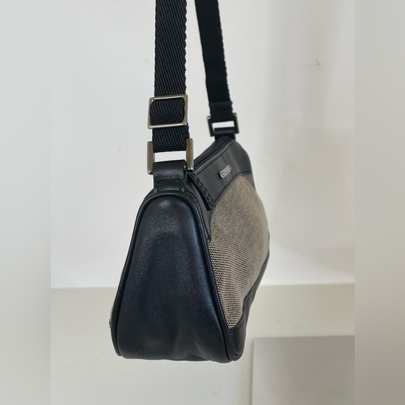 Gucci Baguette Shoulder Bag - Picture 5 of 12